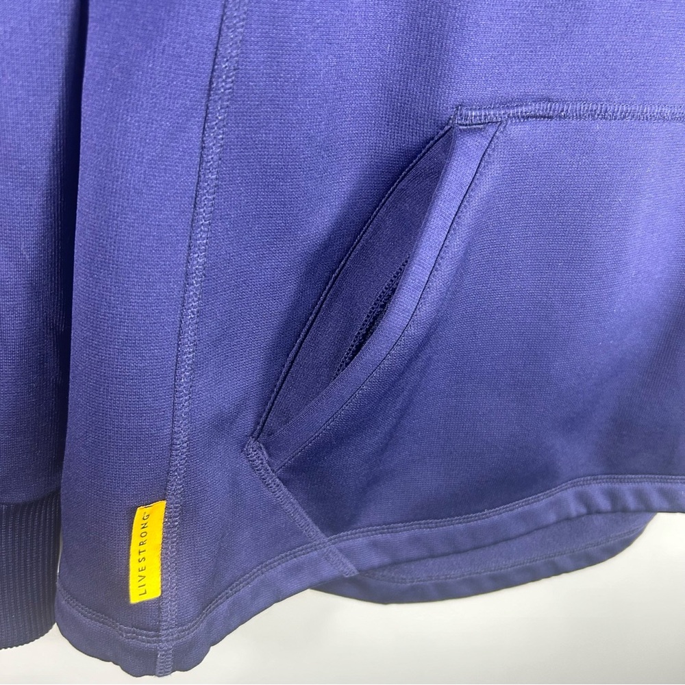 Nike Therma Fit Livestrong Sweater Hoodie Sweatshirt Navy Blue; Women’s Sz Small - Picture 9 of 16